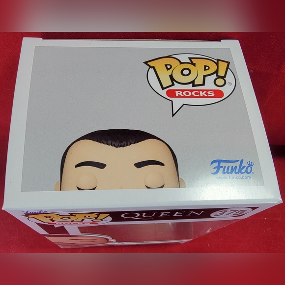 Freddy Mercury, I was born to love you funko # 375 (nib) with pop protector - Picture 4 of 7